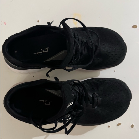 Topo Atmos Men’s 10.5 Running Shoes - Picture 6 of 7